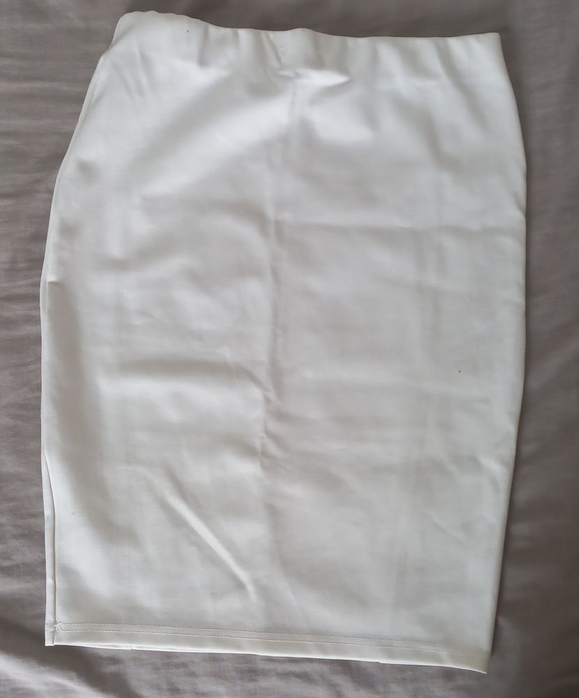 Jupe blanche 8 Pointe-�-Pitre (97)