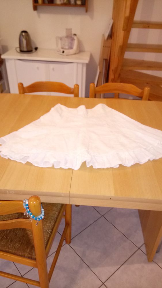 Jupe bord�e blanche 5 Yvetot (76)