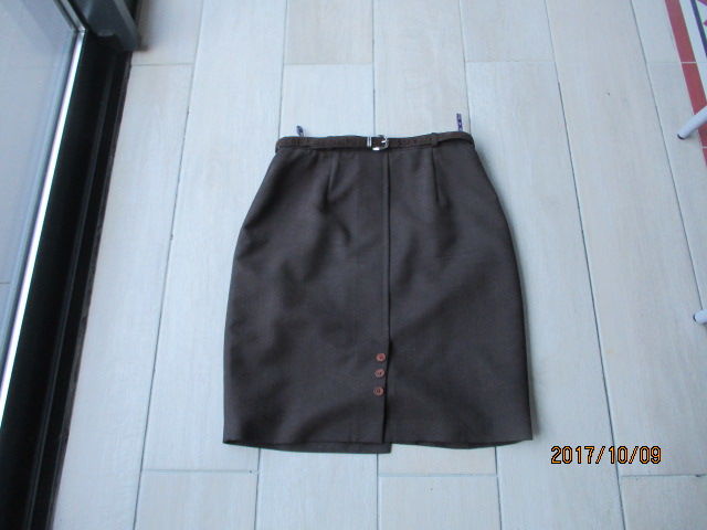 Jupe boutons 10 Castres (81)