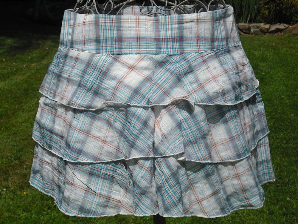 jupe � carreaux � volant
5 Cramont (80)