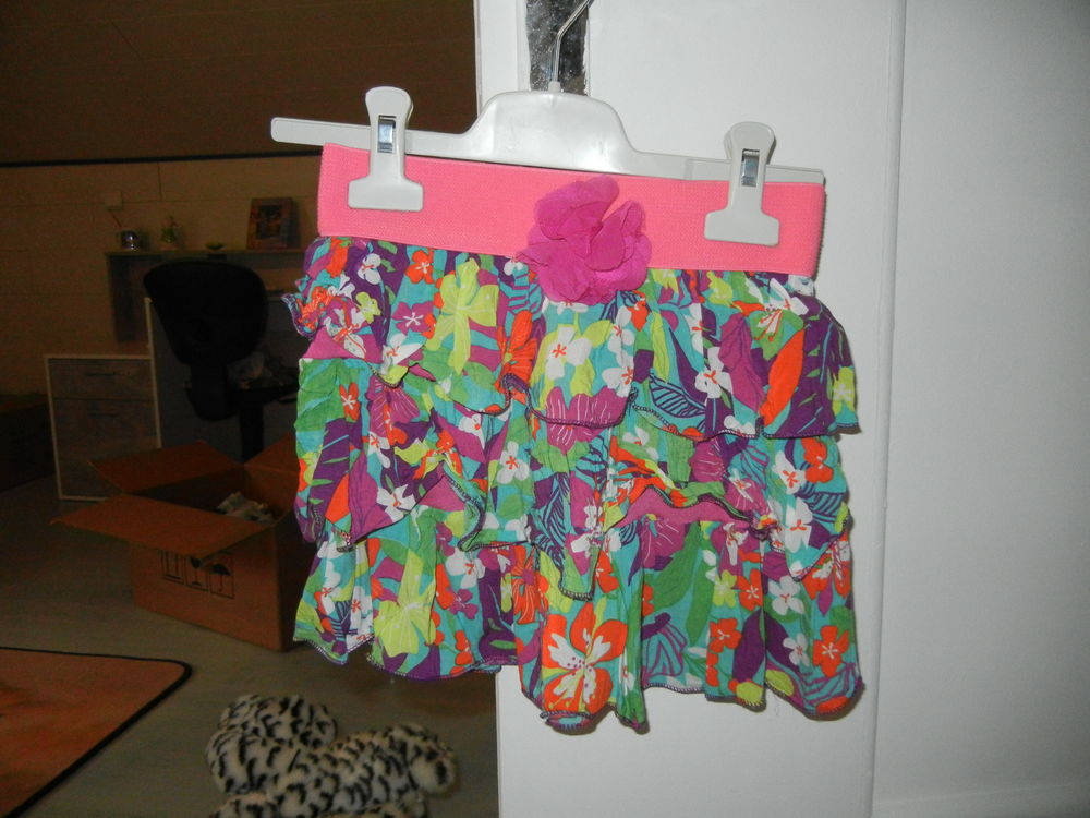 Jupe color�e fleurie 2 Voujeaucourt (25)