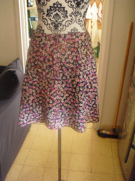 jupe color�e a motifs florales NEUVE NAF NAF TAILLE 36 13 Lyon 5 (69)