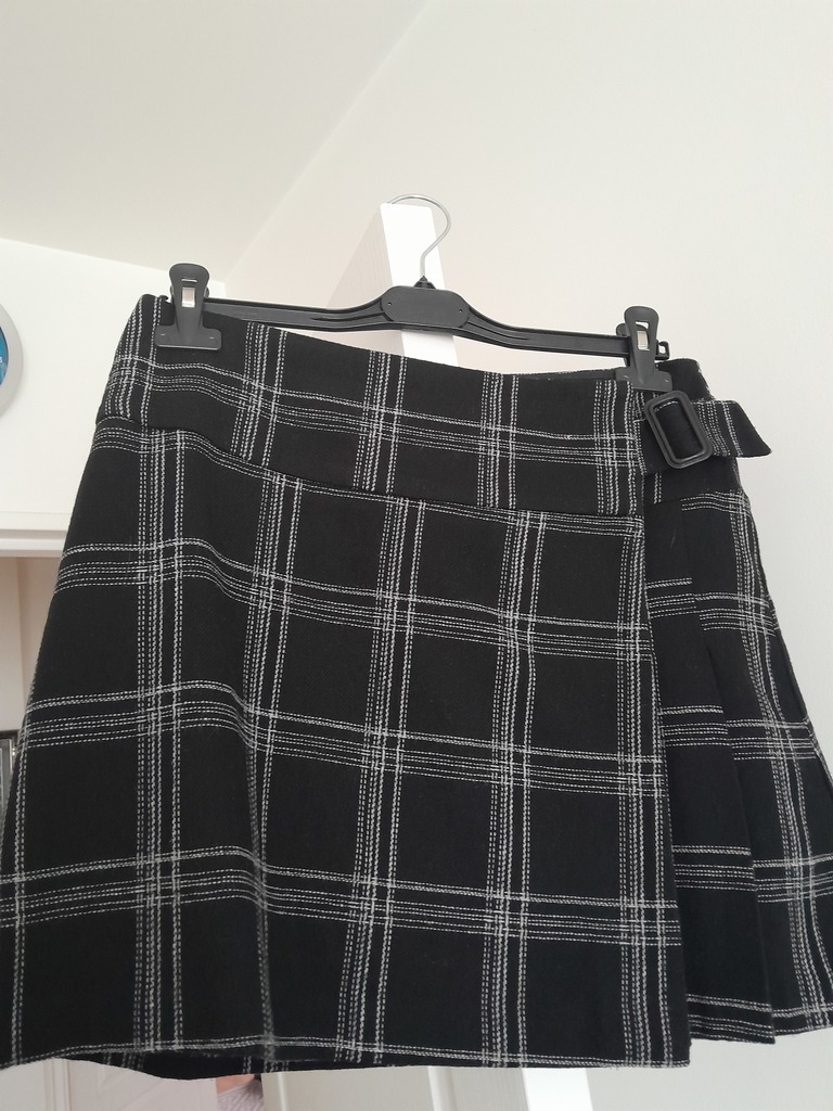 Jupe courte � carreaux noirs et blancs 10 Le Perreux-sur-Marne (94)