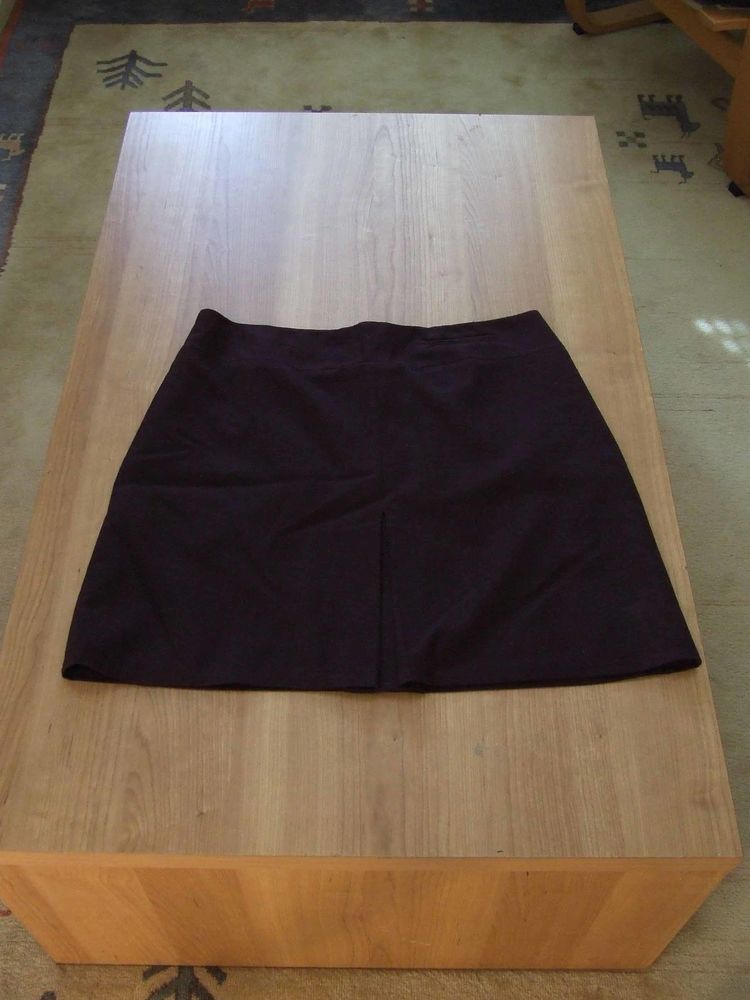 Jupe courte droite. CAMA�EU. Lie de vin. T. 44. TBE 7 Bagnolet (93)