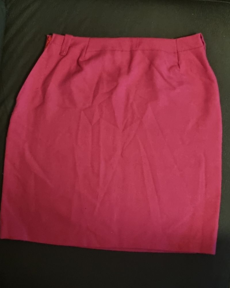 Jupe courte fuchsia ? Taille 40 ? Fait main ? Tr�s bon �tat 3 Aix-les-Bains (73)