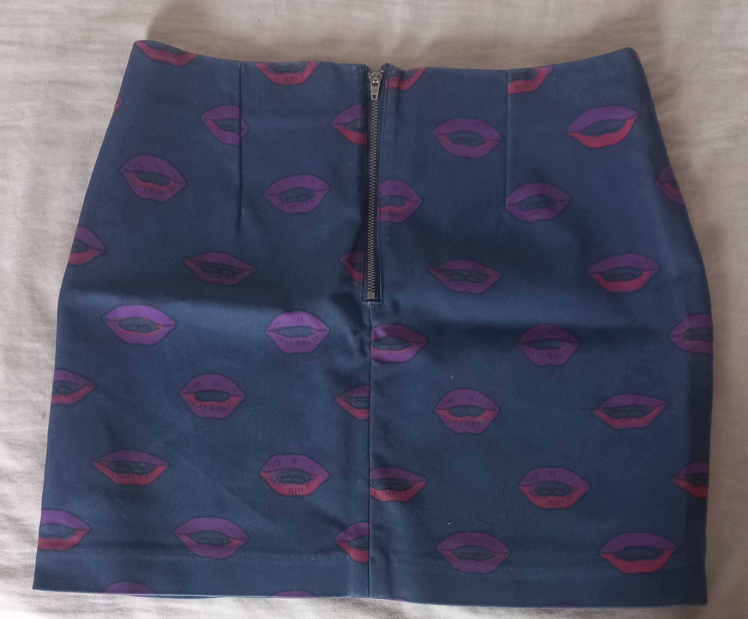 Jupe courte � motif 5 Pointe-�-Pitre (97)