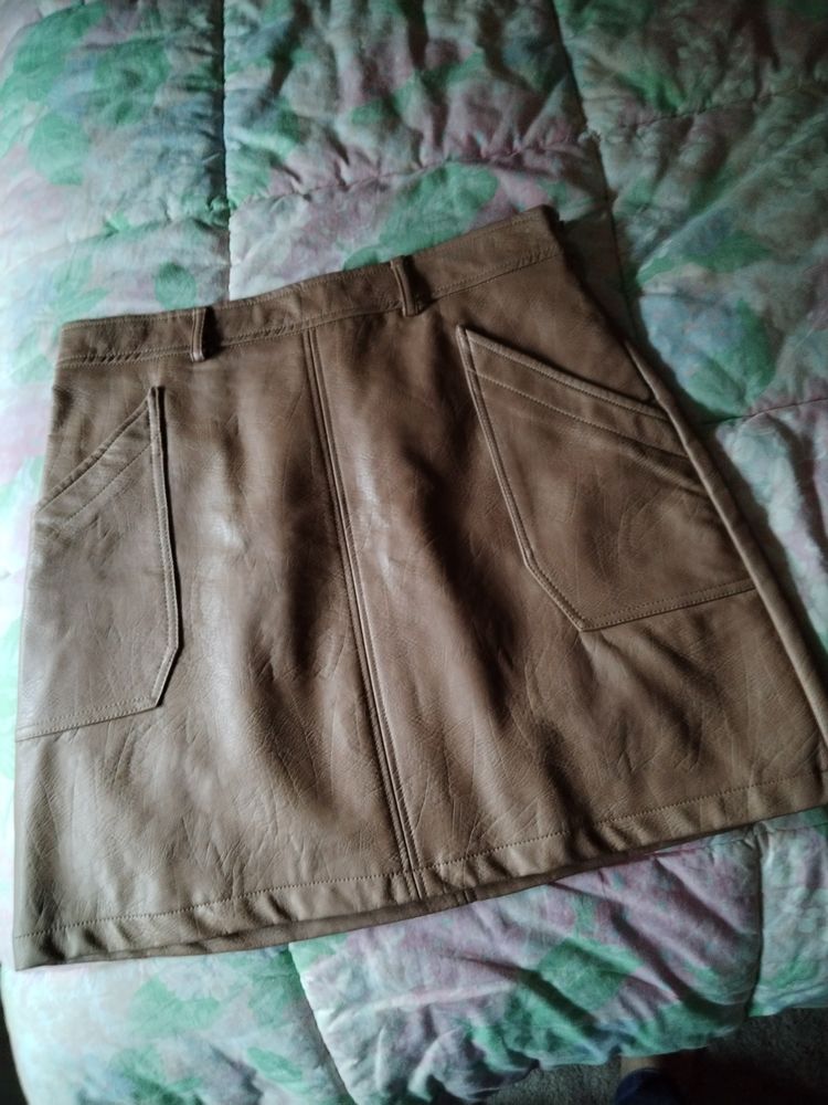 jupe en cuir marron clair 10 Villev�que (49)