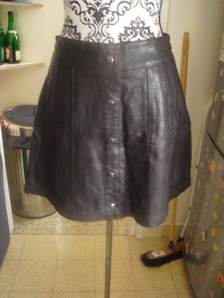 JUPE EN CUIR NEUVE marron fon�� NAF NAF TAILLE 36 30 Lyon 5 (69)