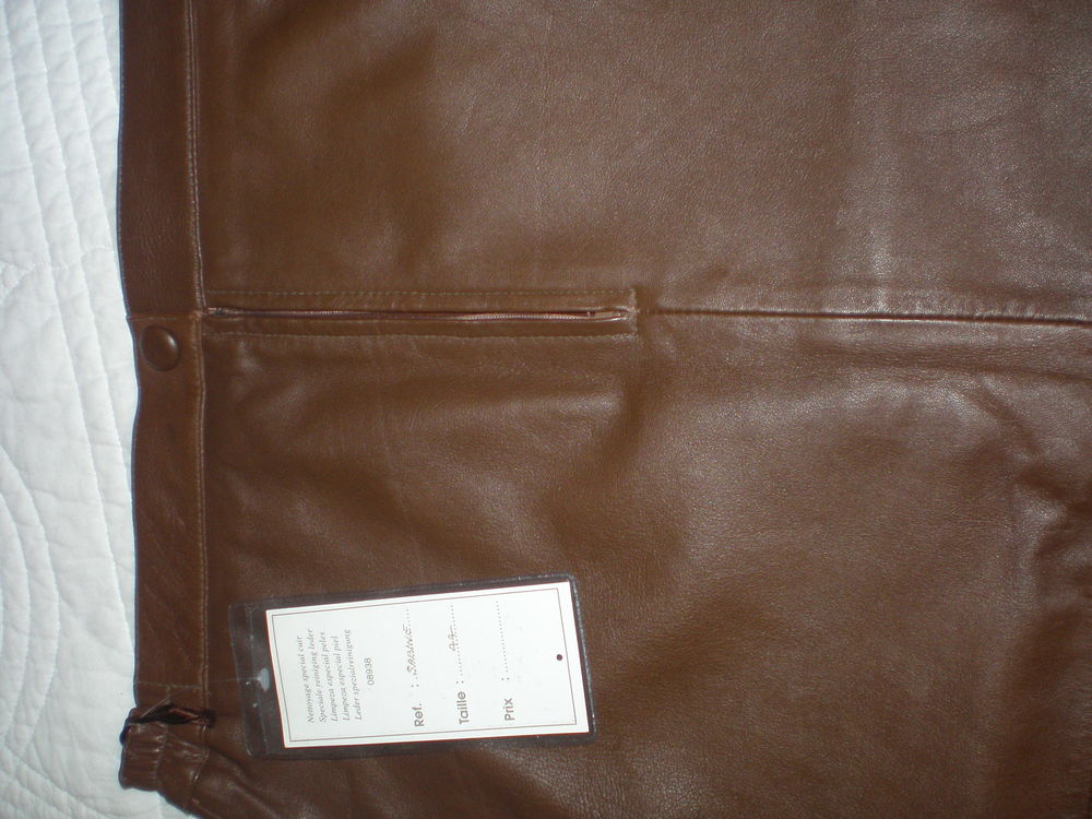 jupe en cuir neuve avec étiquette  10 Lodève (34)