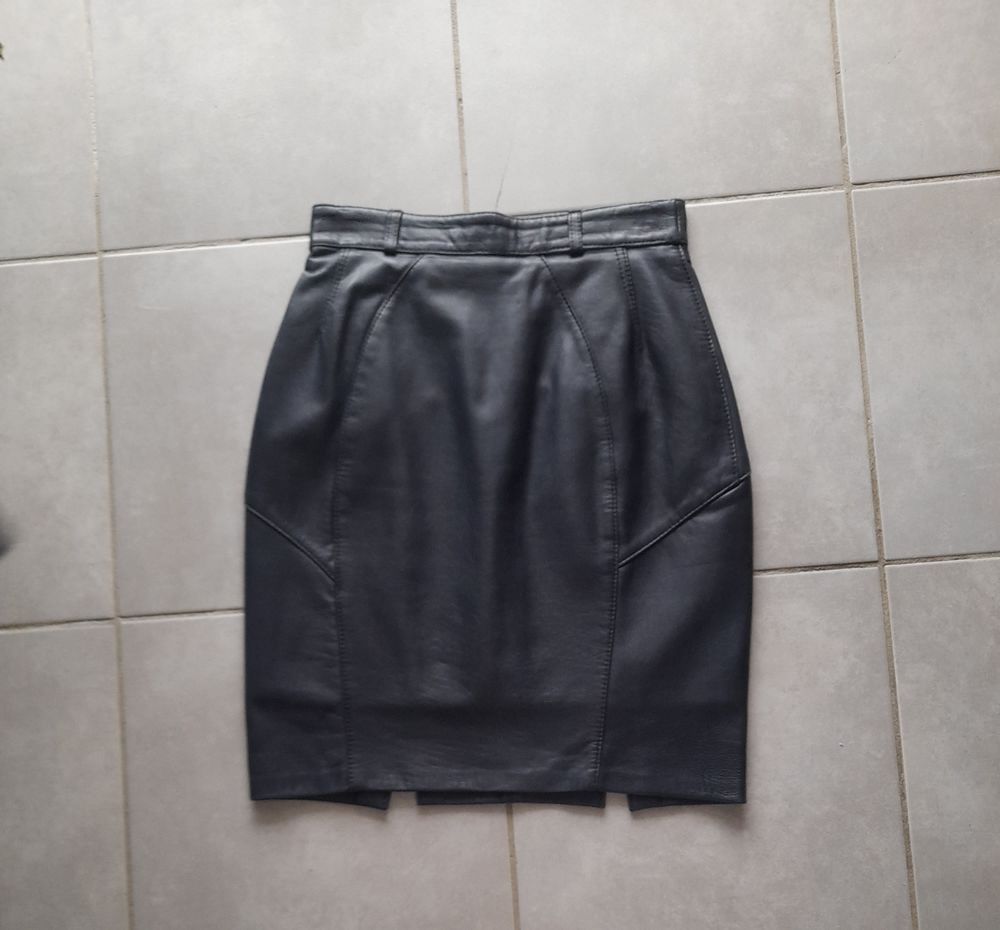 Jupe en  cuir 15 Mussidan (24)