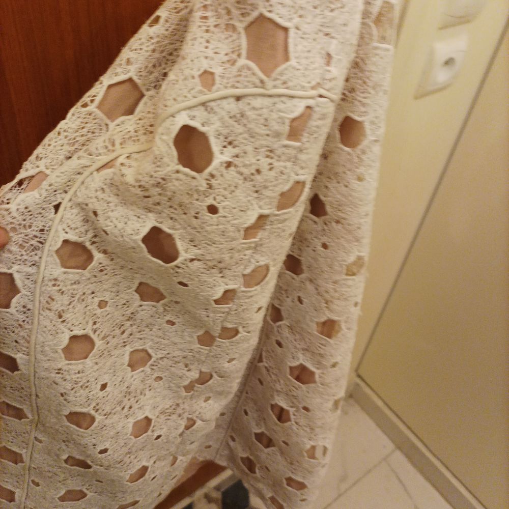 Jupe dentelle blanche coussin sur fond Rose taille 46 45 Levallois-Perret (92)