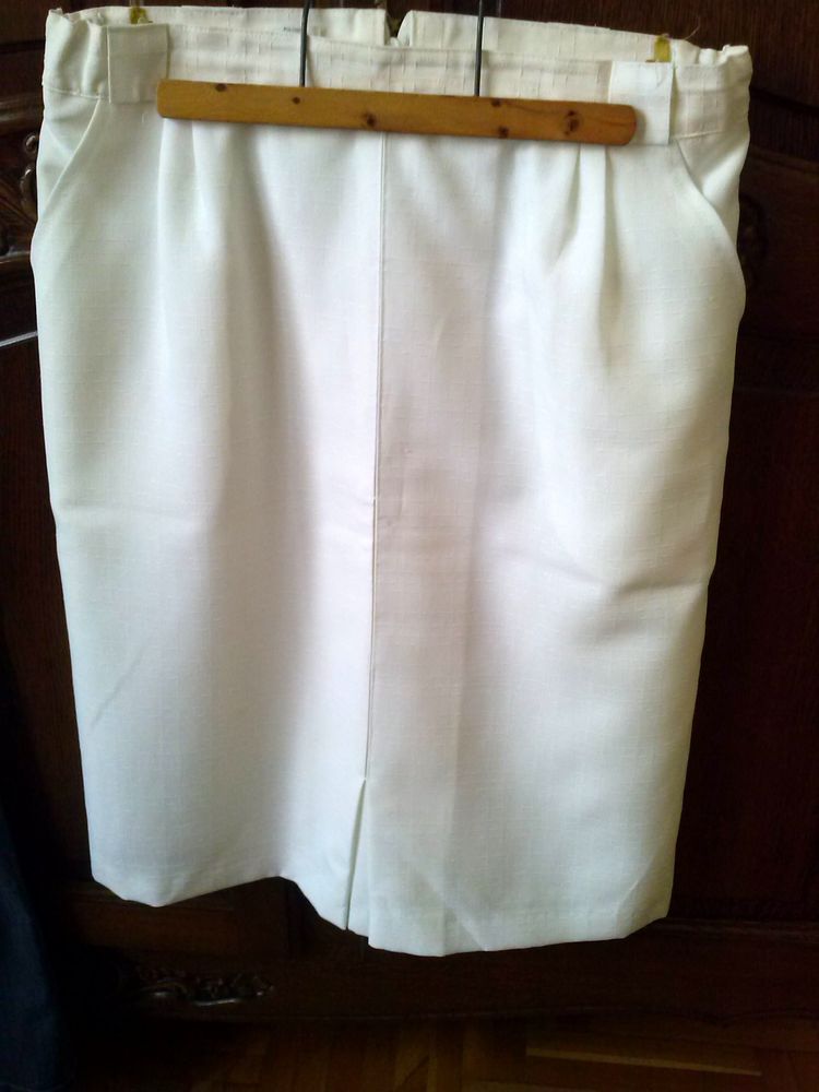 Jupe droite blanche 3 Le Plessis-Bouchard (95)