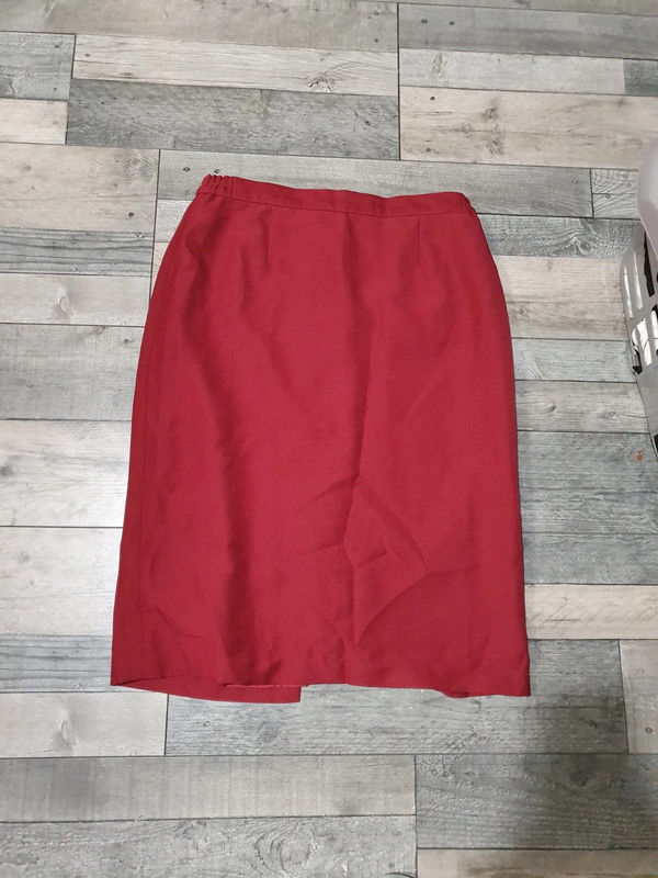 Jupe droite rouge - 46 4 Aubvillers (80)
