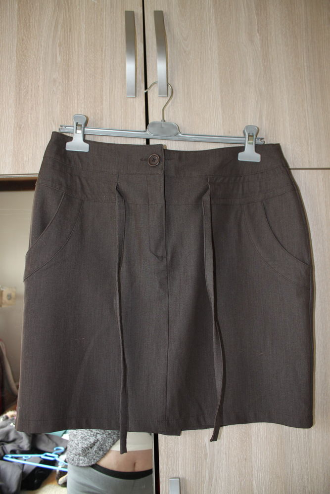 Jupe droite taille 42 2 Monceaux (60)