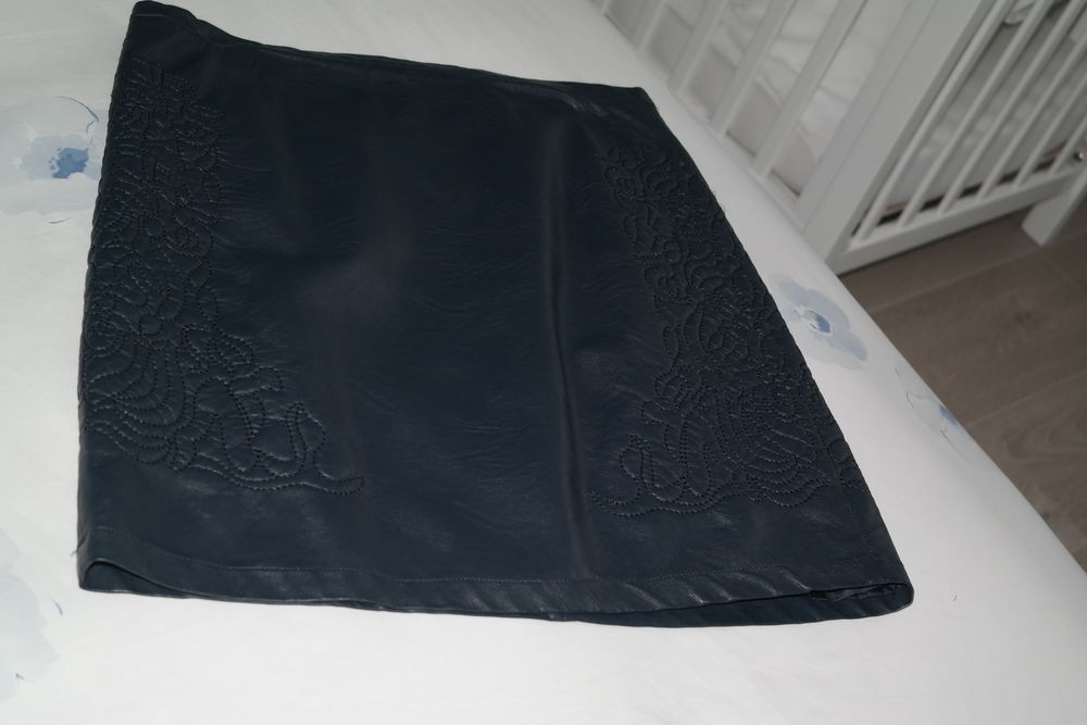 jupe facon cuir 40 T�teghem (59)