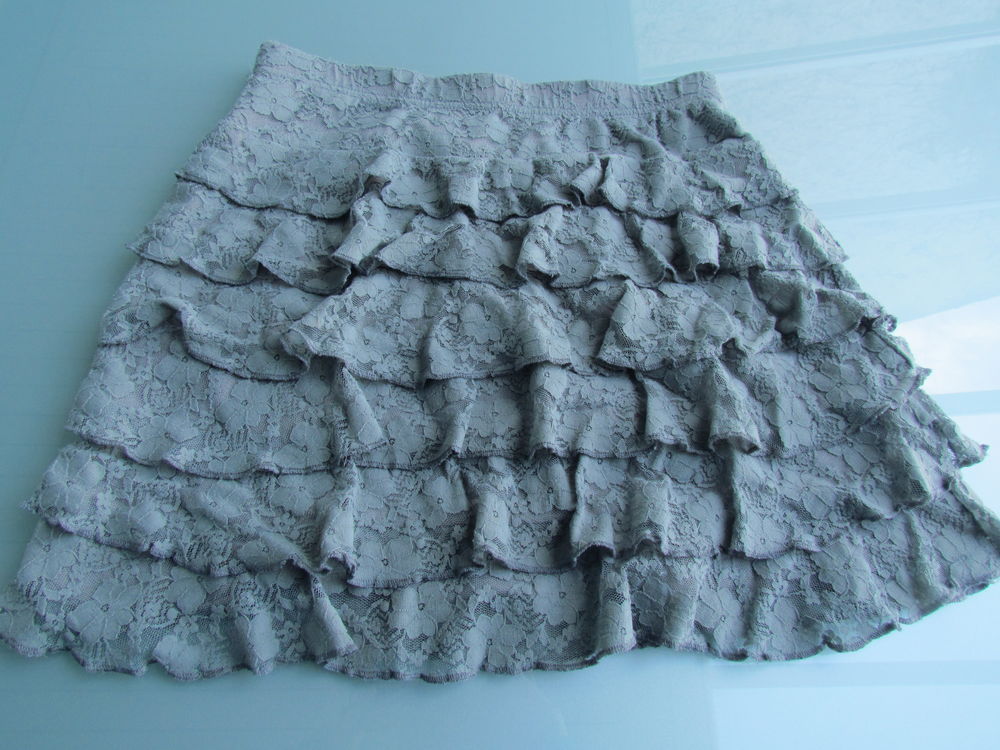 Jupe femme dentelle 15 Le Grau-du-Roi (30)