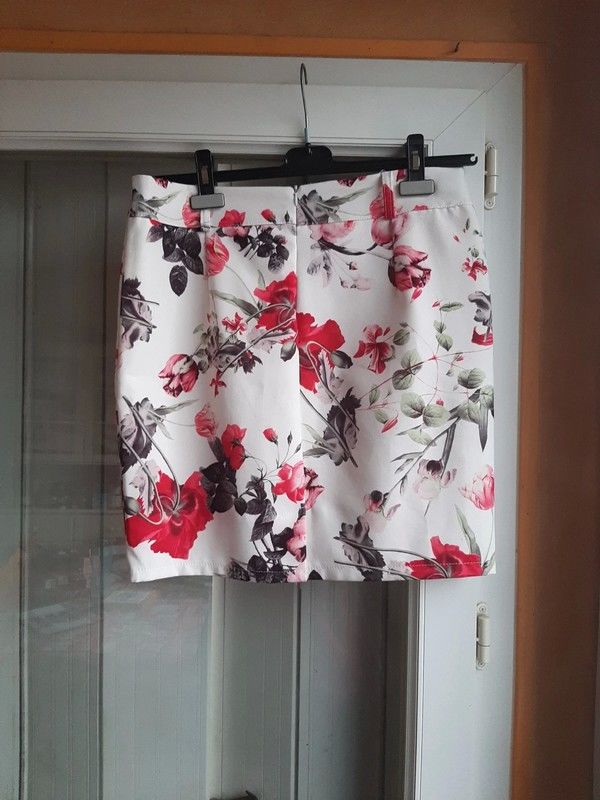 Jupe femme Taille 40 5 Chalon-sur-Sa�ne (71)