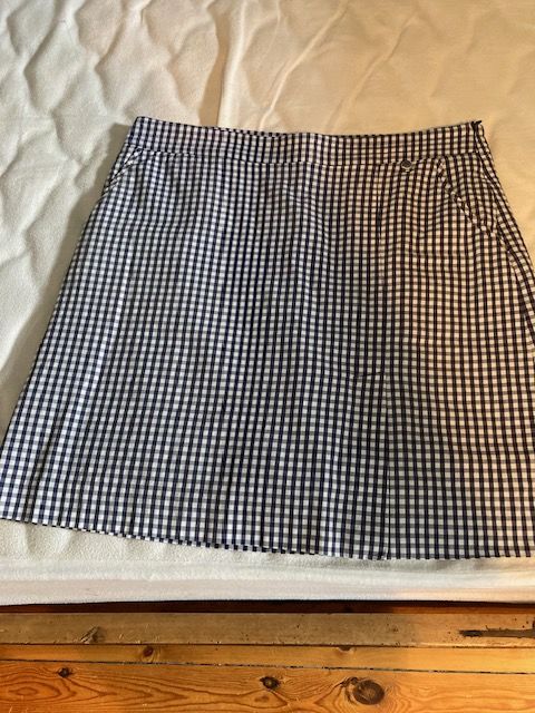 jupe de golf � carreaux bleu marine et blanc. 50 Ch�teauroux (36)
