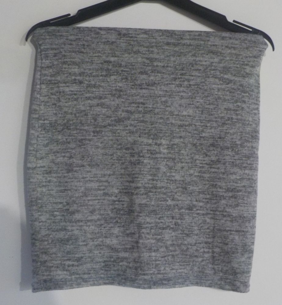 JUPE GRISE CHINEE MIM Taille M
5 Bubry (56)