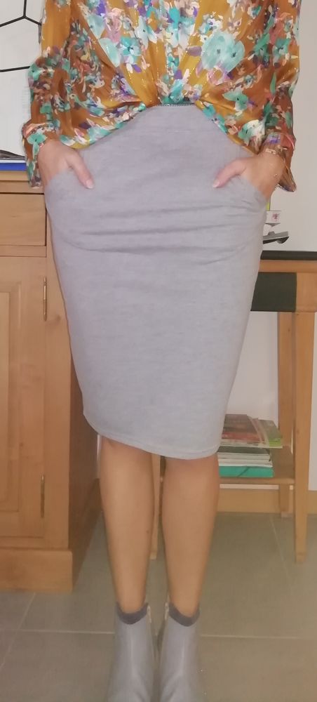 Jupe grise 8 Saint-Nazaire (44)