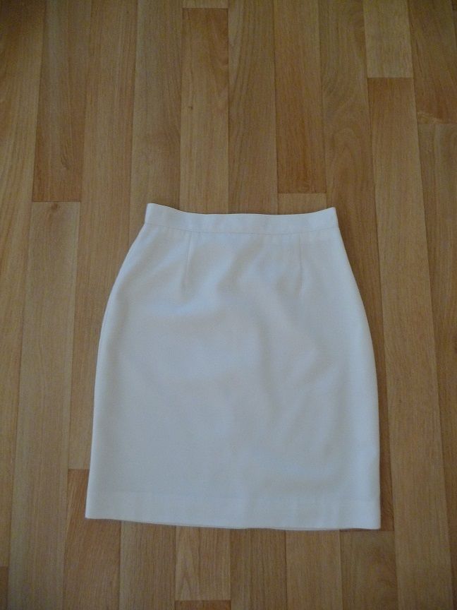 Jupe ivoire taille 36 - Neuve 12 Celles-sur-Belle (79)