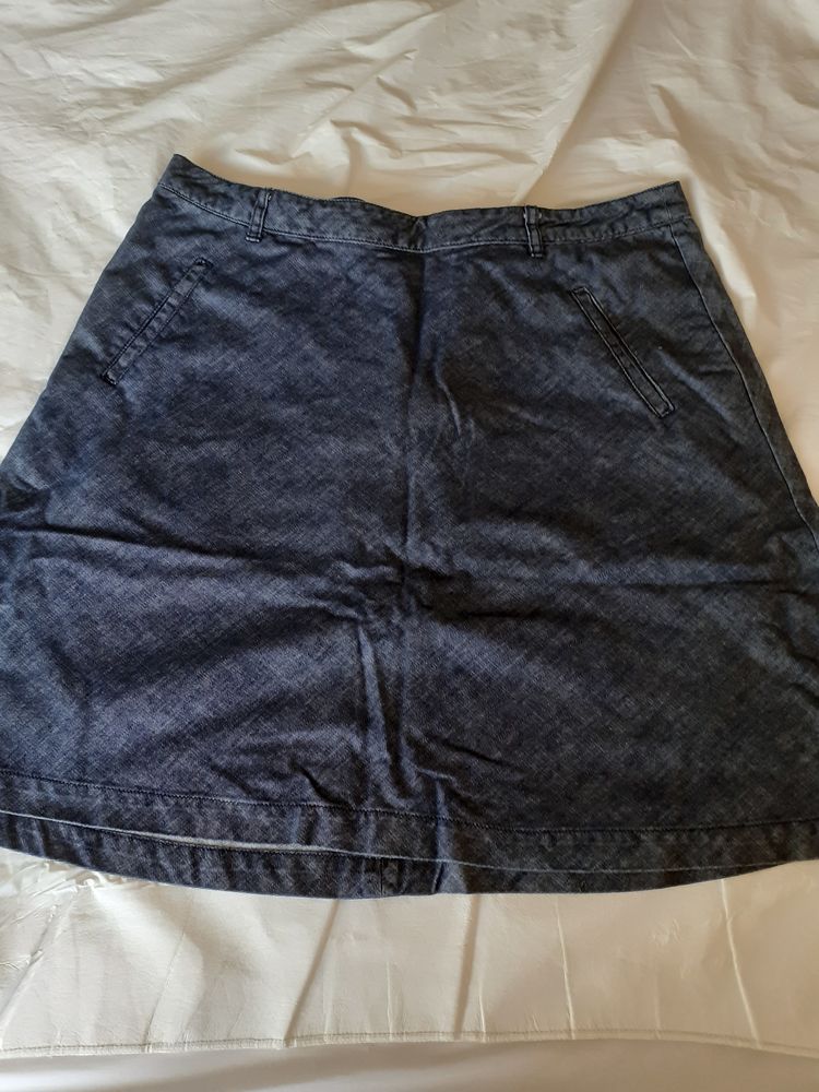 Jupe jean �vas�e 46 10 Bezons (95)