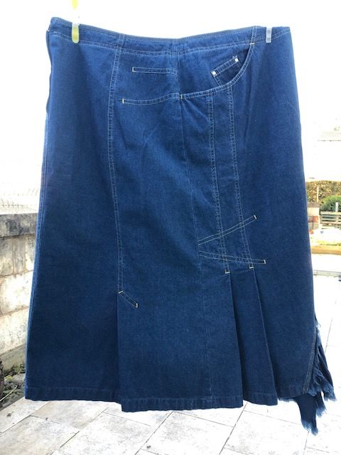 JUPE JEAN  ORIGINALE POUR COUNTRY  EN JEAN 20 P�rigueux (24)