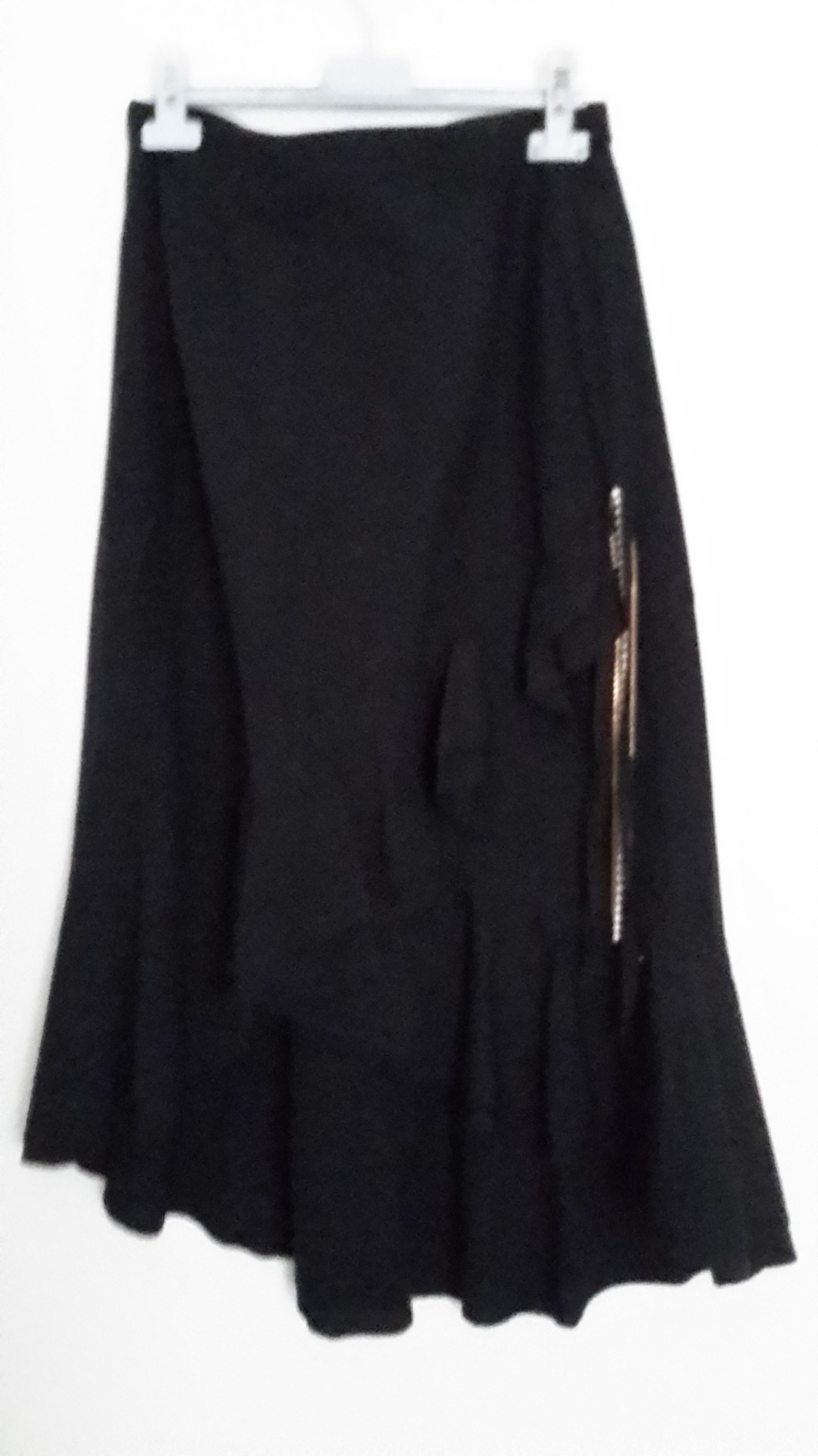 Jupe mi-longue dissym�trique noire. 7 Tourcoing (59)