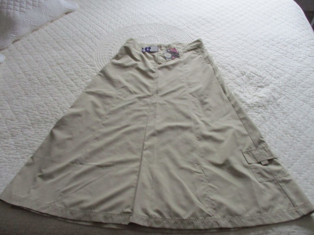 JUPE NEUVE longue avec �tiquette - taille 42 10 Angoul�me (16)