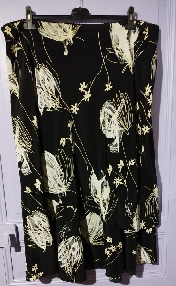 Jupe noire et blanche taille 52 Fashion Plus 8 L�zignan-la-C�be (34)