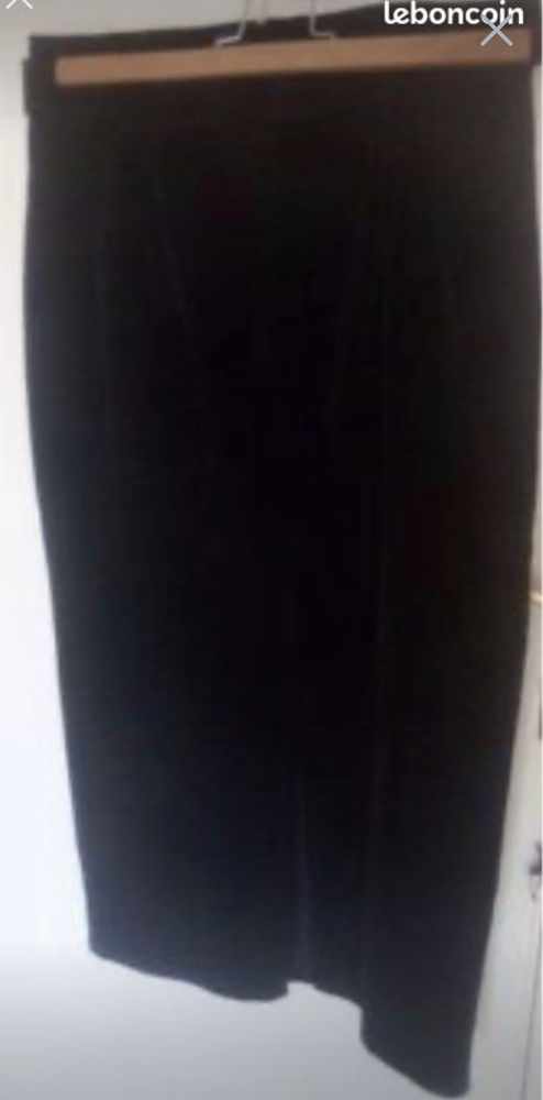 Jupe noire Pimkie T 42 10 Saint-Germain-en-Laye (78)
