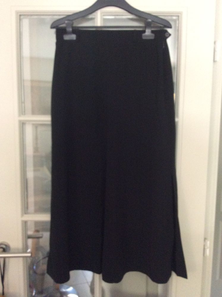 Jupe noire polyester taille 40 30 Briançon (05)