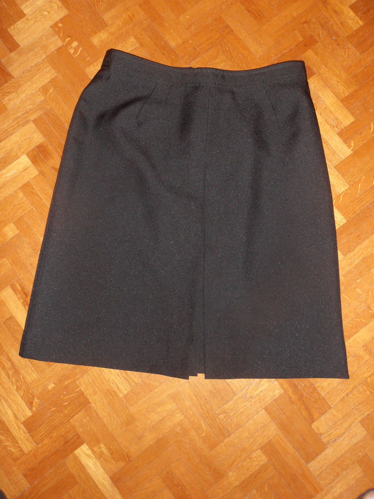 Jupe noire (83) 10 Tours (37)