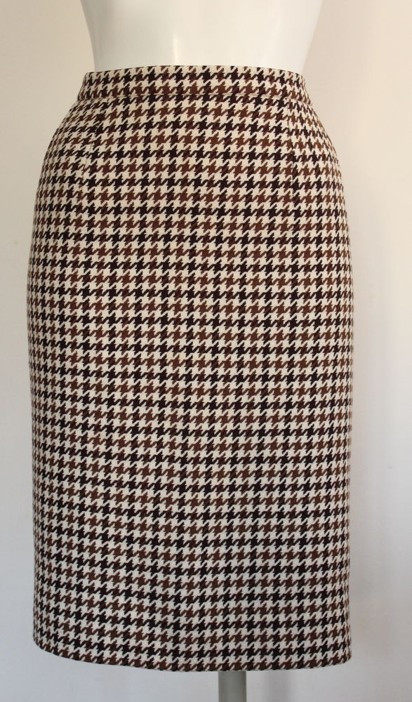 Jupe pied de coq CELINE T.44 Fr
laine marron et blanc 80 Issy-les-Moulineaux (92)