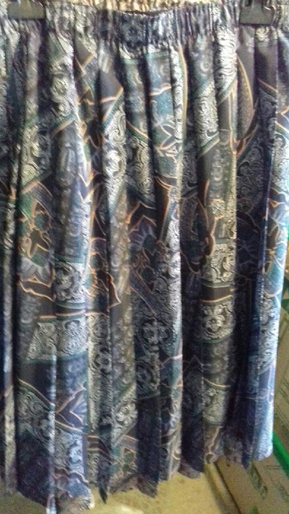 Jupe pliss�e neuve taille 40 42 pas denvoi 22 Craponne (69)