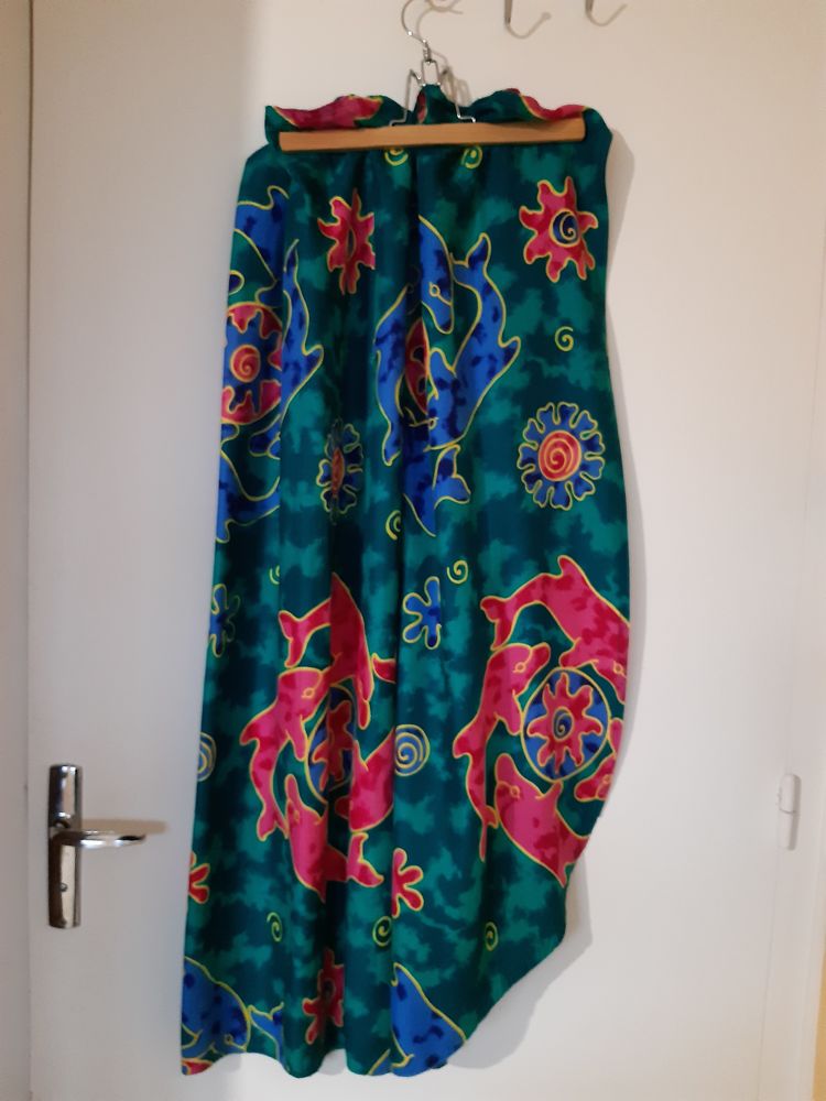 Jupe Portefeuille Multicolore Dauphins. 19 Le Vernois (39)