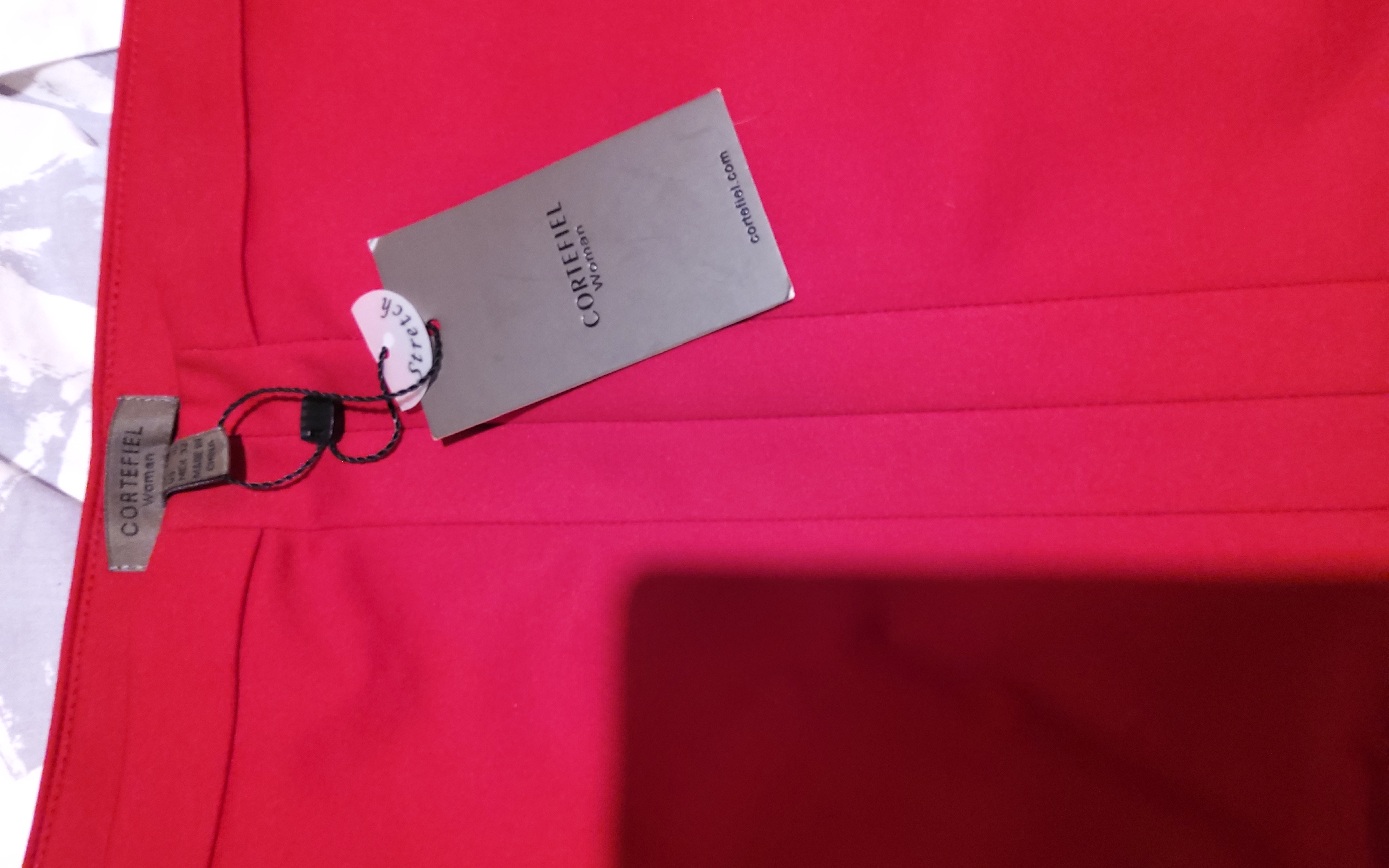 Jupe rouge -Stretch - XL - Bonne tenue - Neuve 10 Saint-Vincent-de-Barbeyrargues (34)