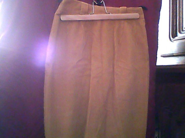 Jupe velours jaune fonc�
3 �tampes (91)