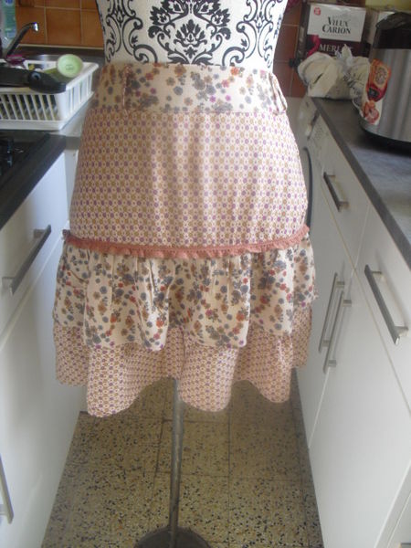 JUPE A VOLANTS a motifs NEUVE NAF NAF TAILLE 36 13 Lyon 5 (69)