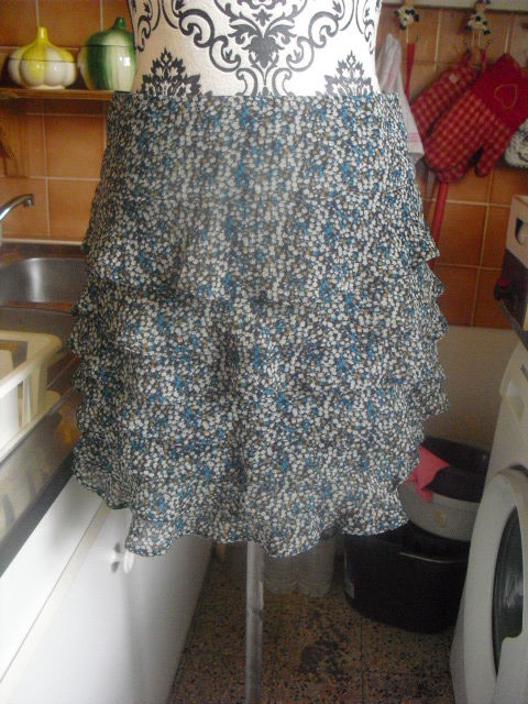 JUPE a volants a motifs fleuris NEUVE CAMAIEU TAILLE 34 10 Lyon 5 (69)