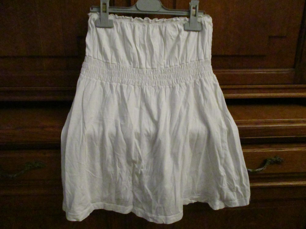 2 jupes blanches en coton taille 38/40 en bon �tat 0 M�rignies (59)