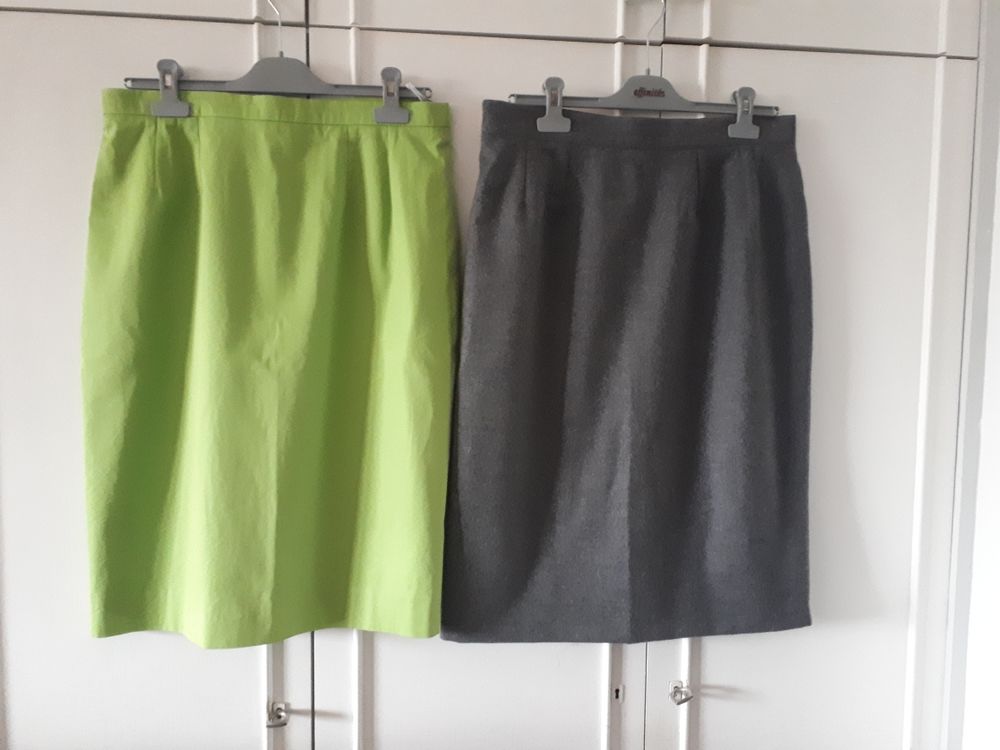 Jupes GIVENCHY AUTHENTIQUE - 30 euros pi�ce 30 Villemomble (93)