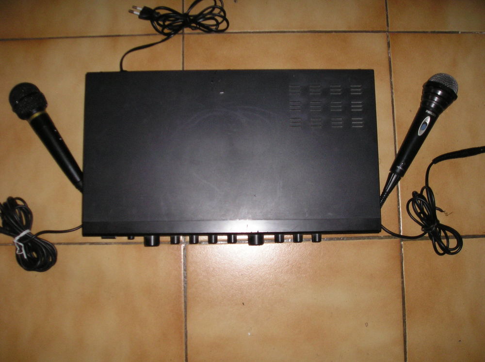 Karaok� ROLL MASTER + 2 micros filaires
50 Sept�mes-les-Vallons (13)