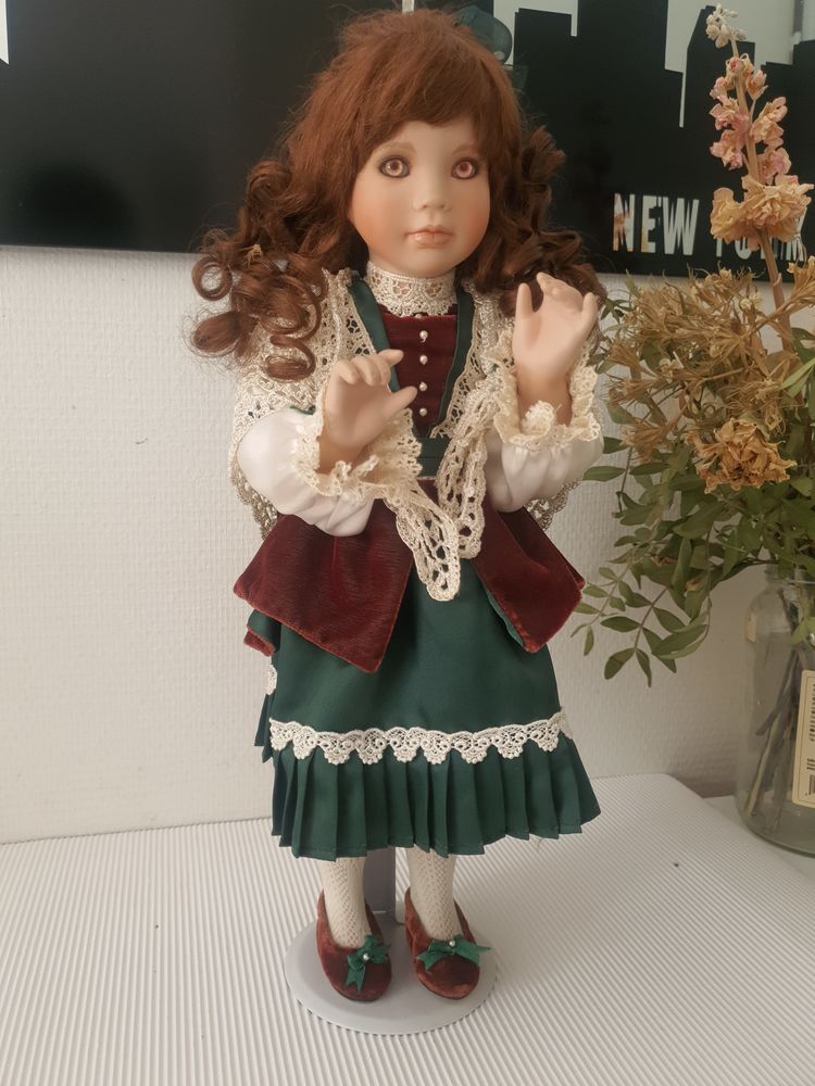 KATHLEEN poup�e de collection en porcelaine 65 Colombes (92)