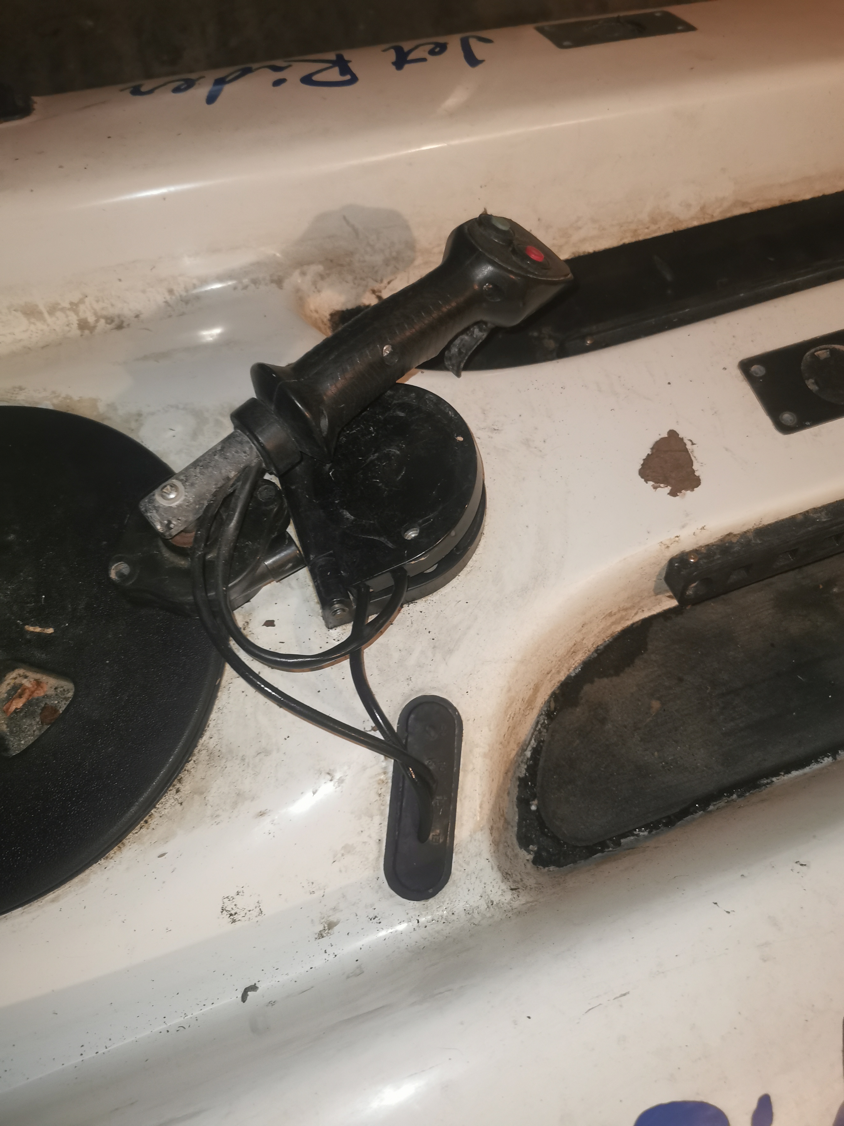 Kayak � moteur 650 Nimes (30)