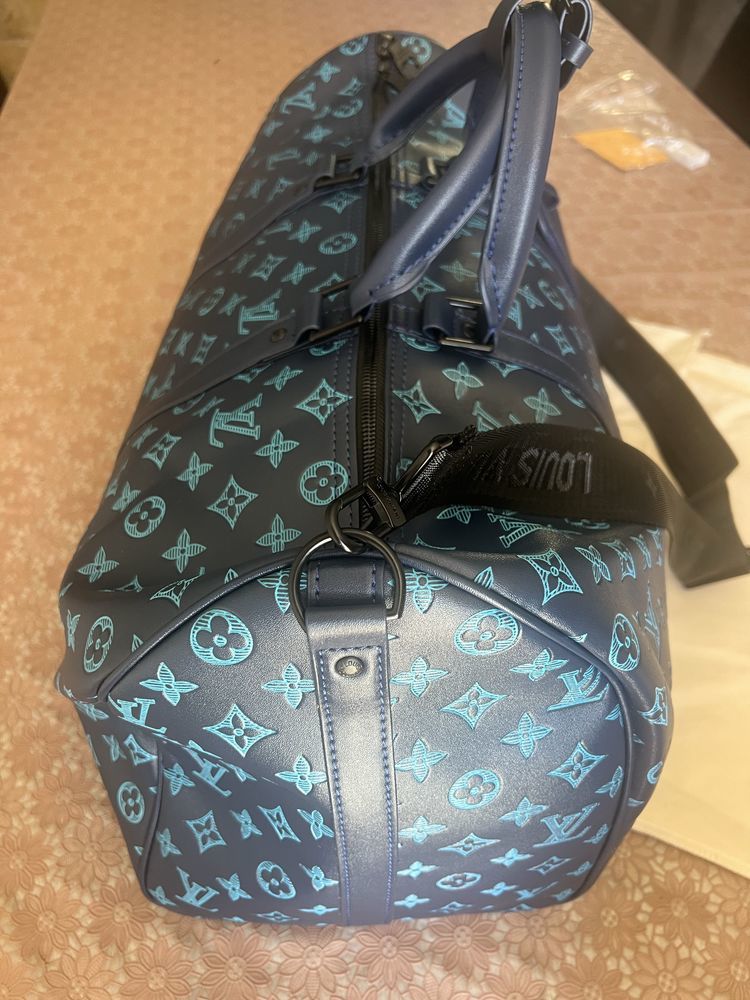 sac keepall Louis Vuitton bleu 650 Paris 1 (75)