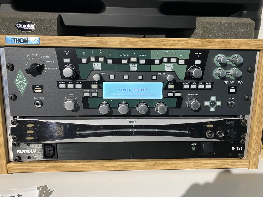 Kemper profiler + p�dalier contr�le + 2 p�dales d'expression 1450 Ch�teau-d'Olonne (85)