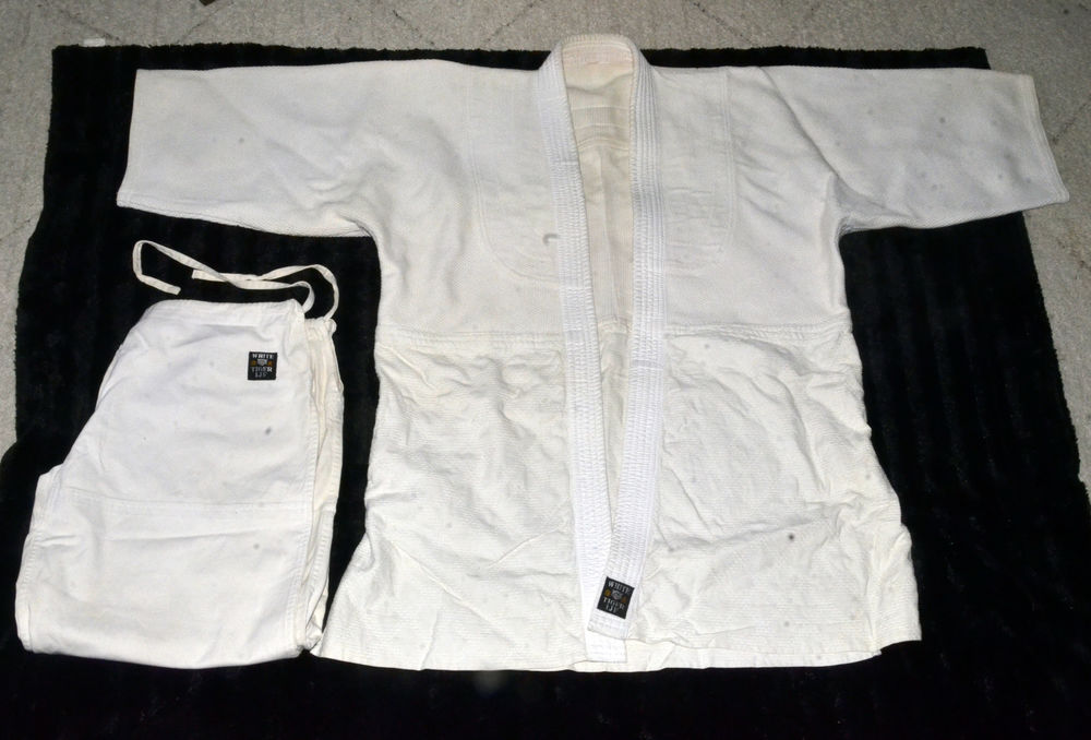 Kimono White Tiger 30 Le Plessis-Tr�vise (94)