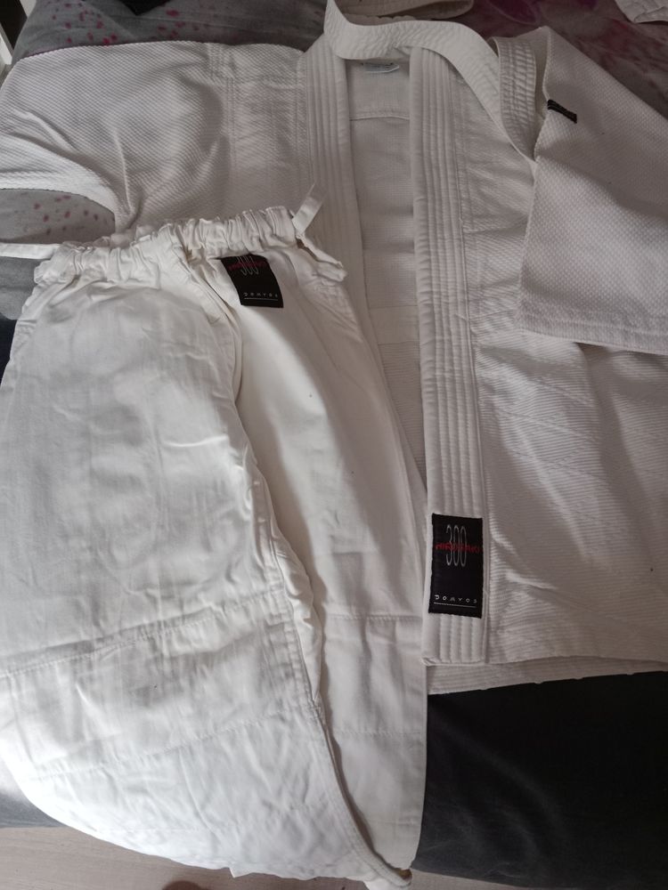 2 kimonos judo 20 Eysines (33)