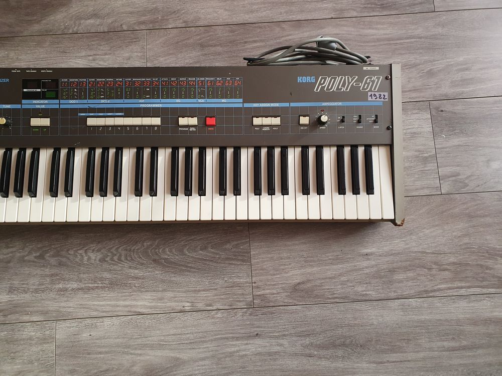 Korg Poly 61 500 Norroy-l�s-Pont-�-Mousson (54)
